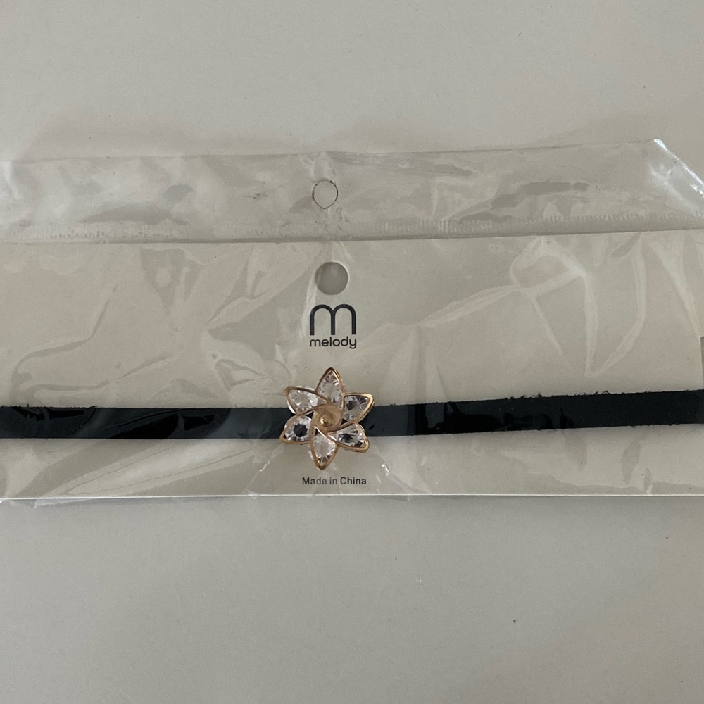Brand New Women’s Choker